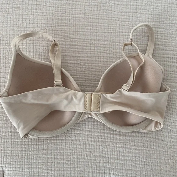 Victoria’s Secret Body By Victoria IPEX Demi Bra - Picture 3 of 6